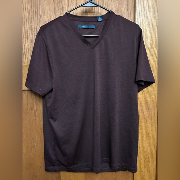 Perry Ellis  V-Neck Tee EUC - Picture 1 of 3